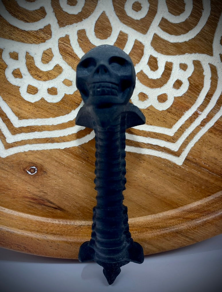 Obsidian Skull w/Spine