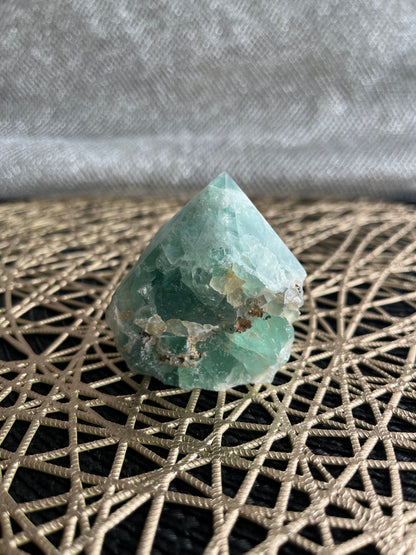 Fluorite Top Polished Point
