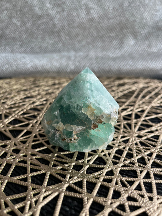 Fluorite Top Polished Point