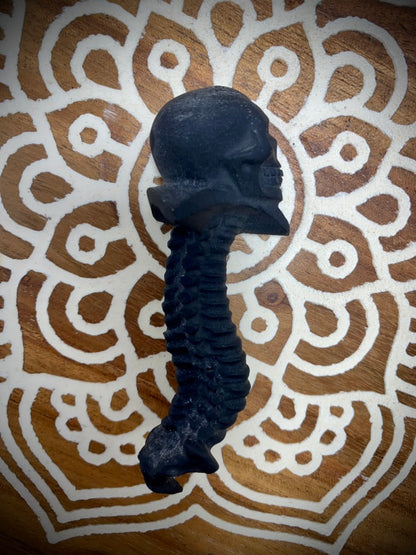 Obsidian Skull w/Spine