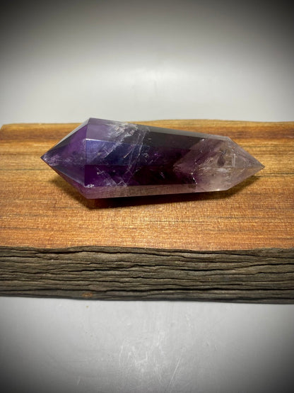 Vogal Cut Amethyst Wand