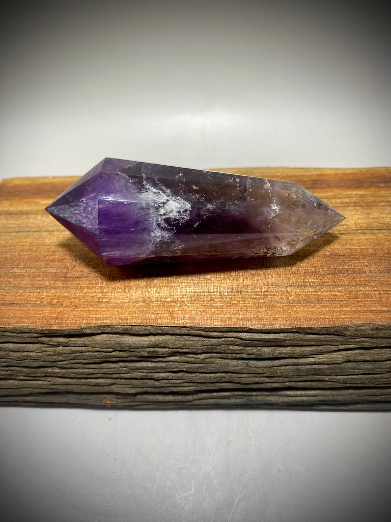 Vogal Cut Amethyst Wand