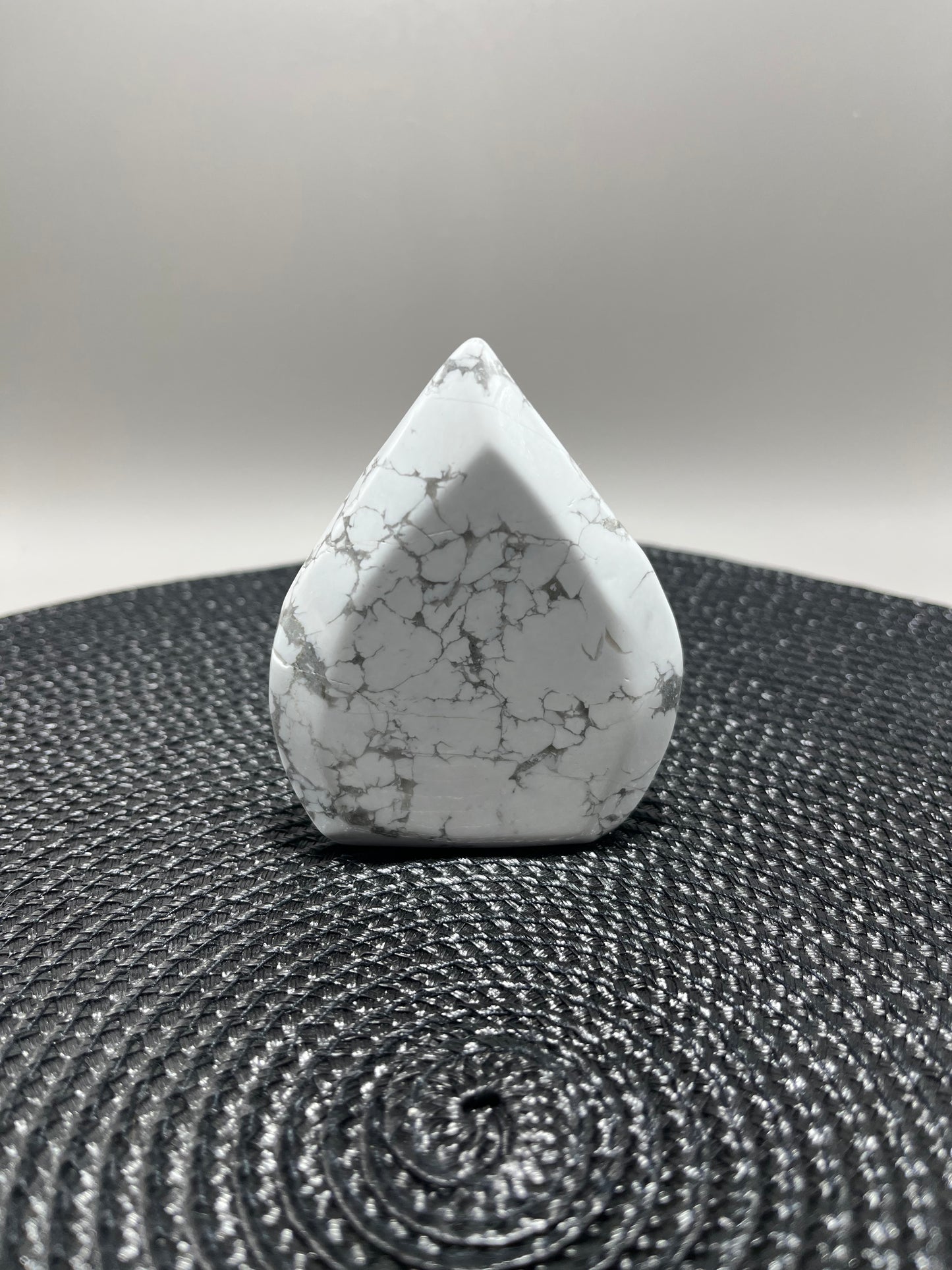 Howlite Flame